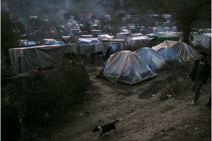 سكان جزر يونانية يحتجون على بناء مخيمات جديدة للاجئين