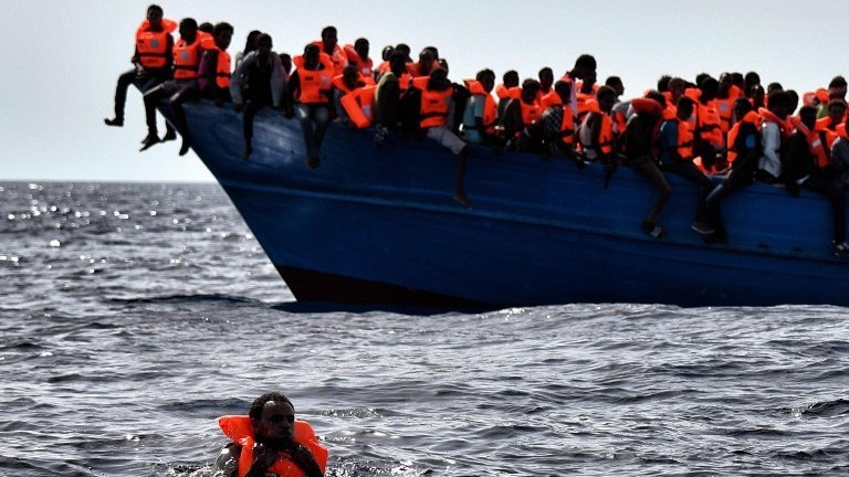 منظمة الهجرة الدولية قلقة بشأن إنزال المهاجرين الفارين من ليبيا