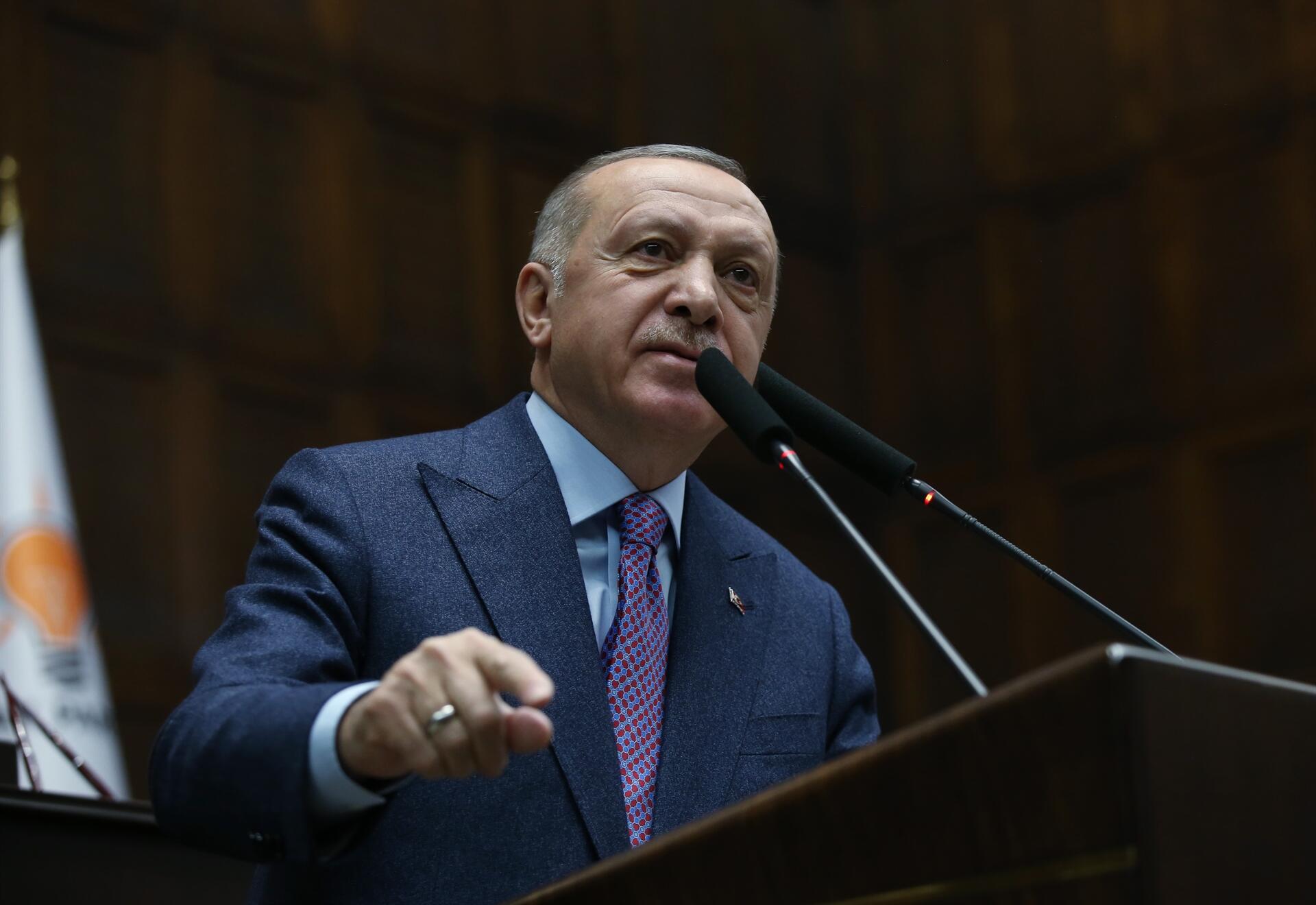 إردوغان يطلب خطوات ملموسة من ماكرون وميركل بشأن إدلب