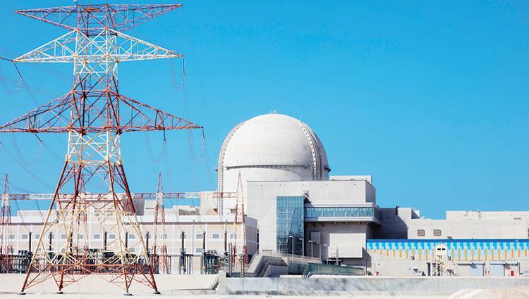 الإمارات تبدأ تحميل الوقود النووي في أول محطة طاقة نووية عربية