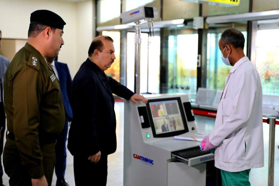 وزير الداخلية العراقي يتفقد اجهزة الفحص الطبي في مطار بغداد الدولي