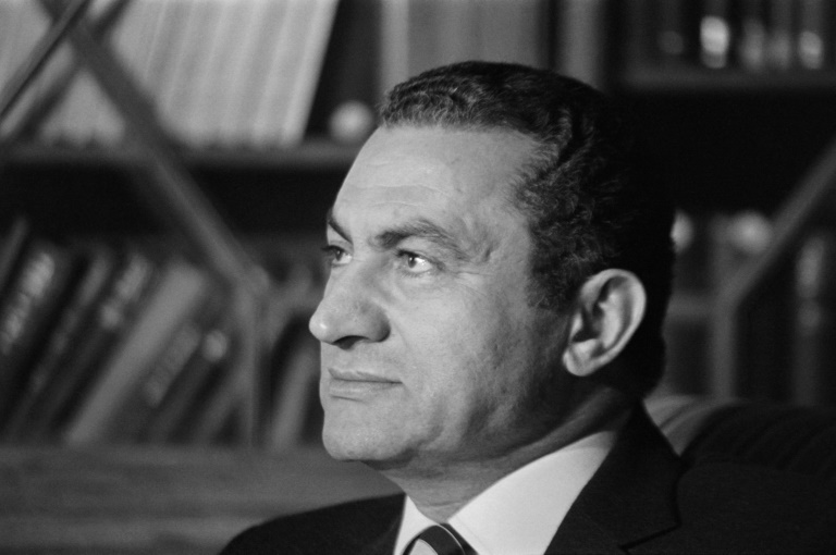 الرئيس المصري الأسبق حسني مبارك في القاهرة في صورة أرشيفية من 24 تشرين الثاني/نوفمبر 1982