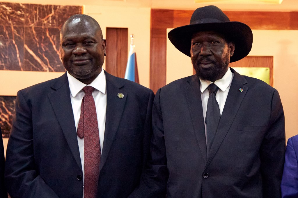  رئيس جنوب السودان سلفا كير وزعيم المتمردين رياك مشار