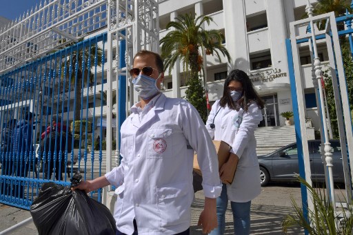 تونس تكثف الرقابة غداة اكتشاف أول حالة لمصاب بكورونا