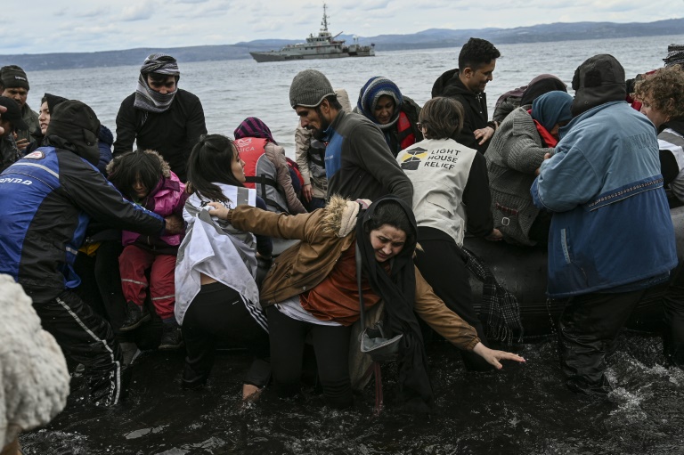 وصول 54 لاجئا افغانيا على متن قارب مطاط إلى جزيرة ليسبوس في 28 شباط/فبراير 2020