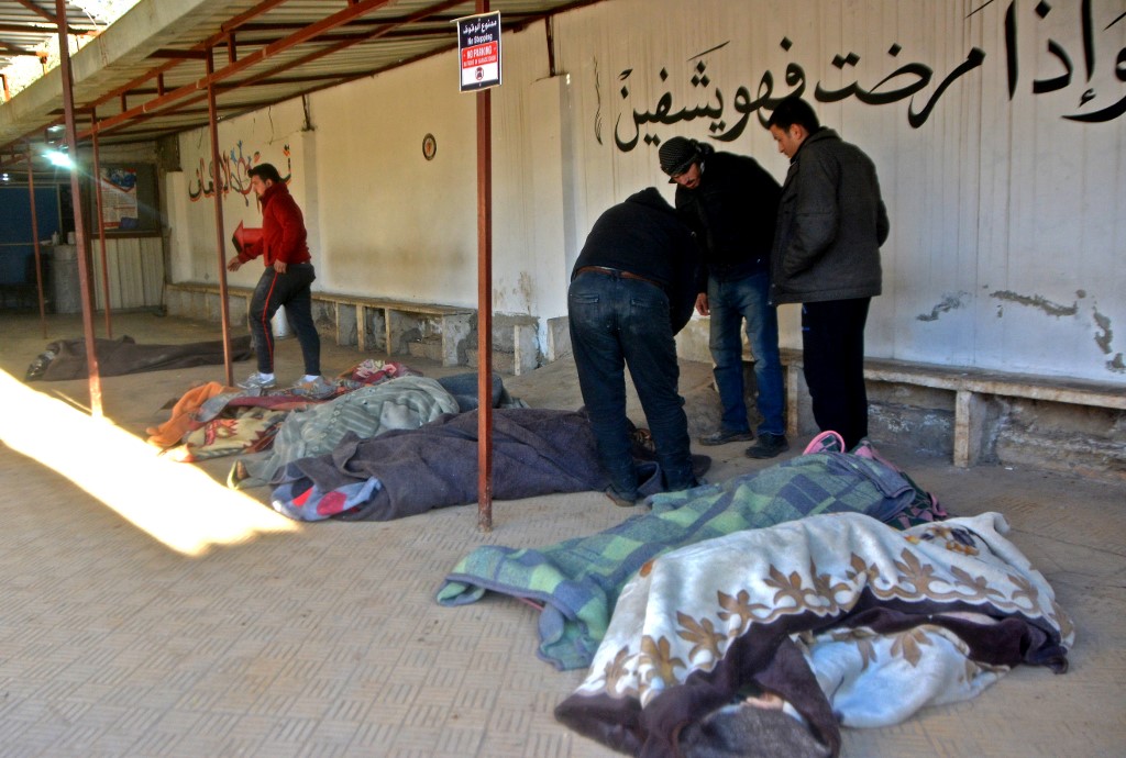 سوريون يحصون قتلاهم في ريف إدلب