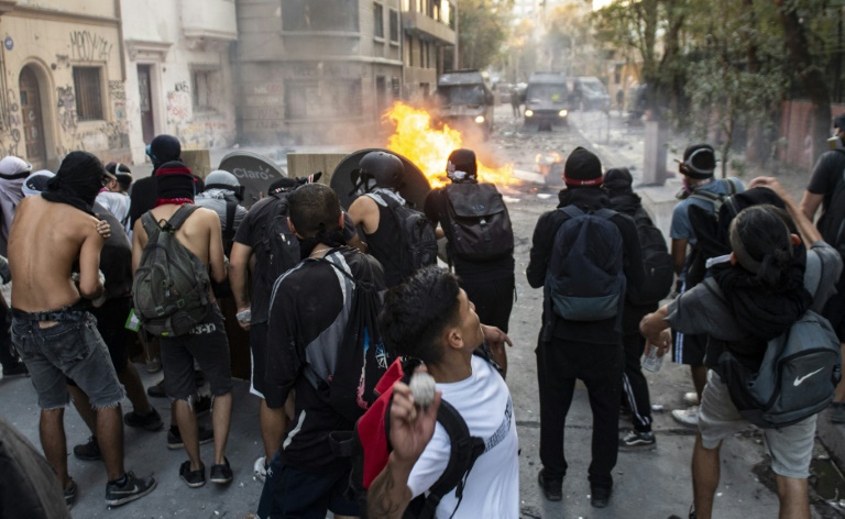 مواجهات في تشيلي في مستهل شهر حافل بالتحركات الاحتجاجية