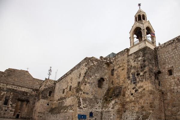 إغلاق كنيسة المهد في بيت لحم بعد الاشتباه بحالات كورونا