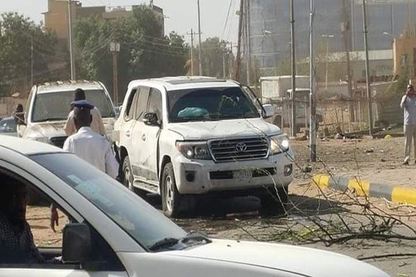 استهداف حمدوك بسيارة مفخخة