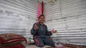 منازل اسمنتية صغيرة توفر بعض الراحة للنازحين من ادلب