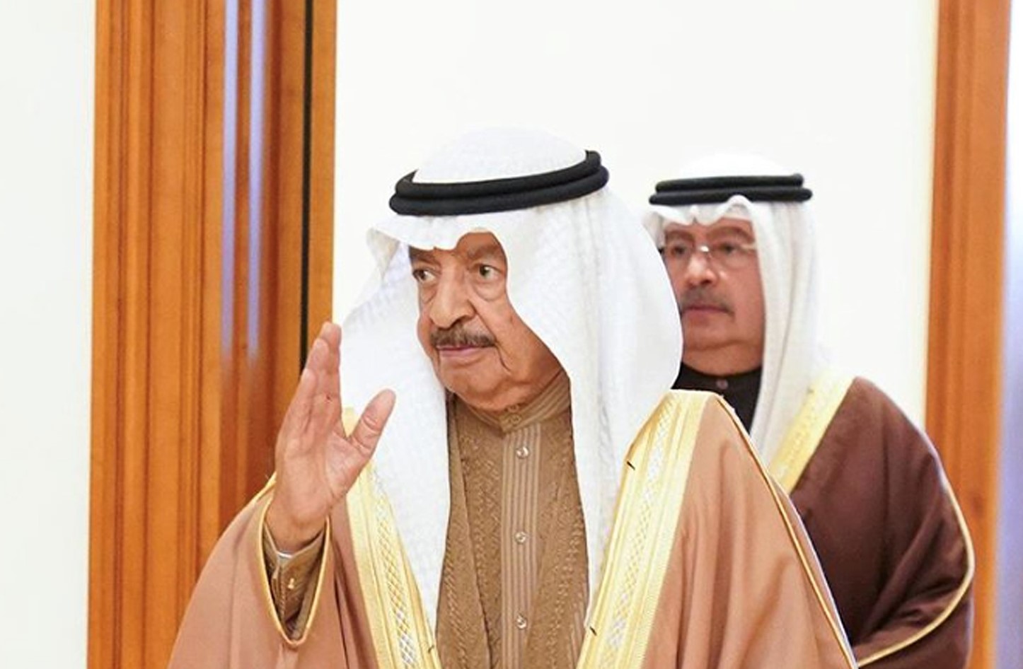 الأمير خليفة بن سلمان يعود إلى البحرين الجمعة المقبل