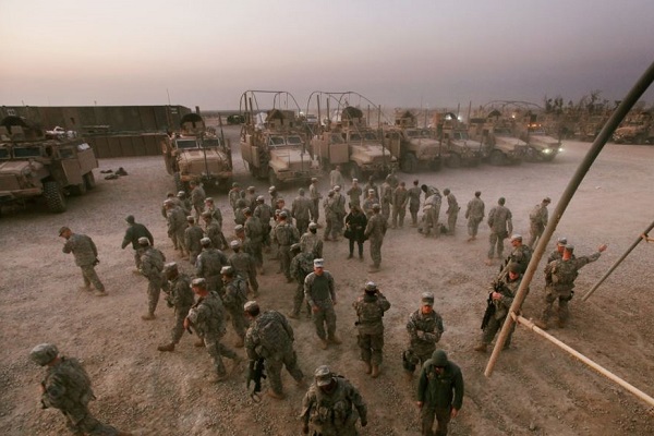 انسحاب القوات الأميركية من قاعدة القائم في غرب العراق