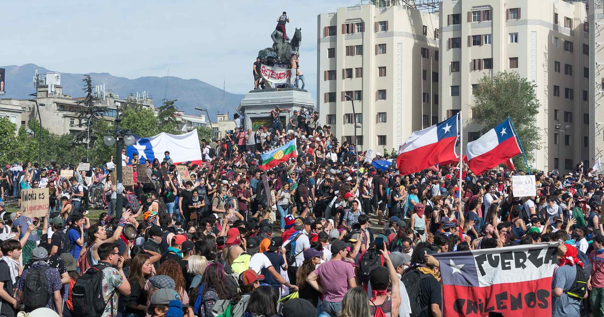 كورونا المستجد يفرّق المتظاهرين في تشيلي