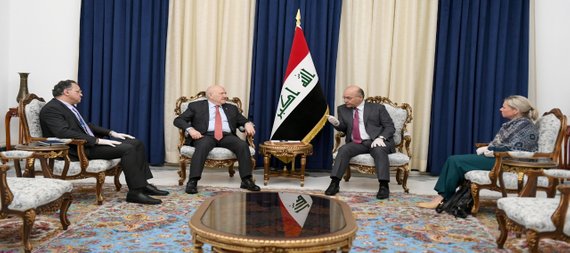 الرئيس صالح مجتمعا اليوم مع رئيسة بعثة الامم المتحدة ومدير مكتب منظمة الصحة العالمية في بغداد
