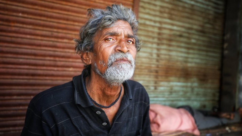 فيروس كورونا: فقراء الهند يخافون أن يقتلهم الجوع قبل المرض
