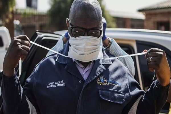 جنوب إفريقيا تعلن وفاة أول شخصين بفيروس كورونا