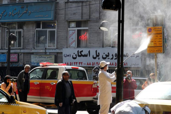 إيران تعلن عن 127 وفاة جديدة بفيروس كورونا
