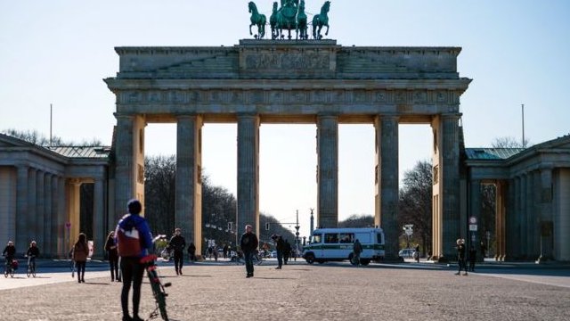 فيروس كورونا: ألمانيا تحظر تجمع أكثر من شخصين وأنغيلا ميركل تخضع للحجر الصحي