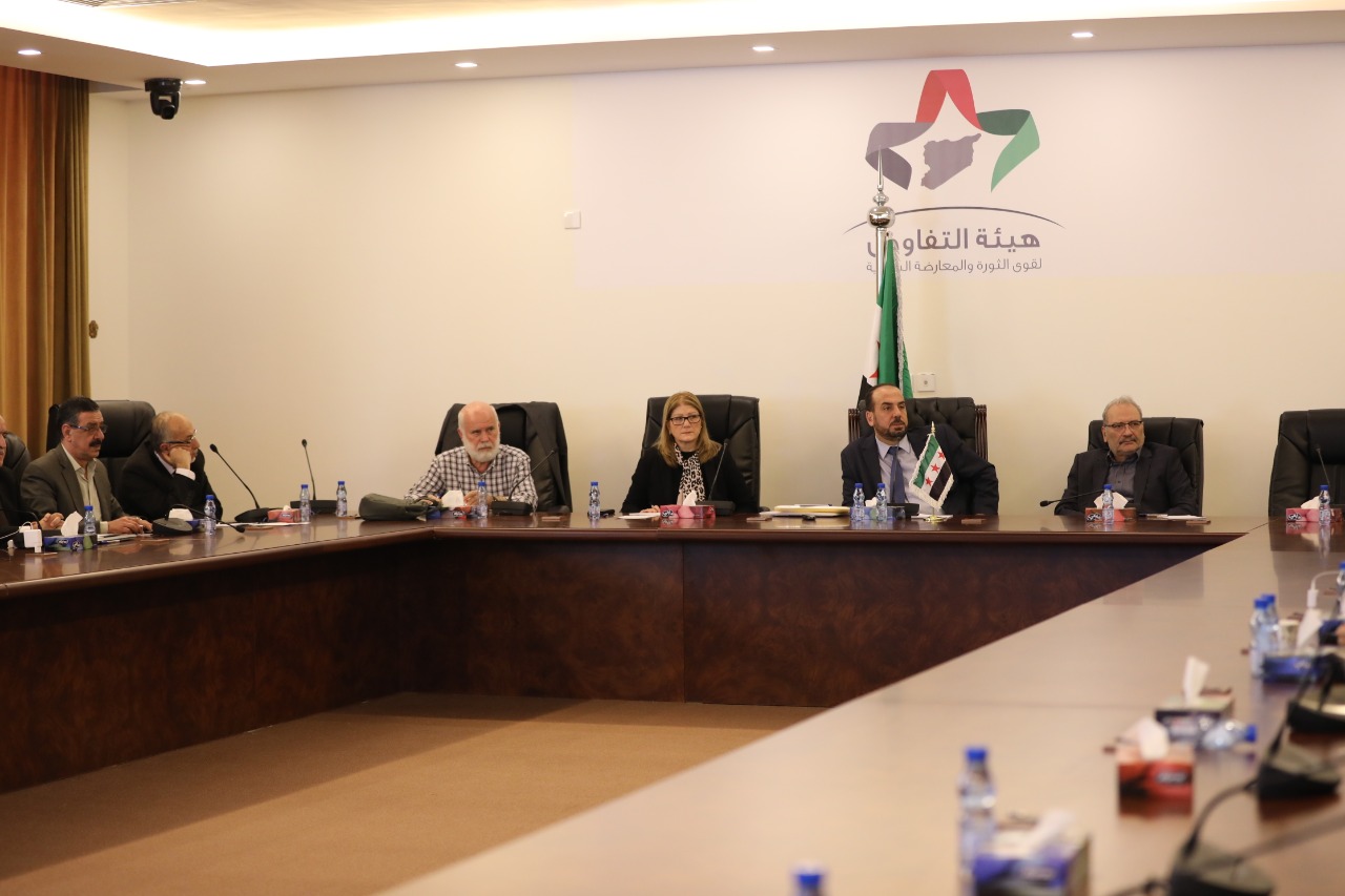 اجتماع سابق لاعضاء هيئة التفاوض السورية