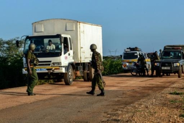 حاجز للشرطة الكينية على طريق في منطقة لامو الساحلية في كينيا في 02 كانون الثاني/يناير 2020