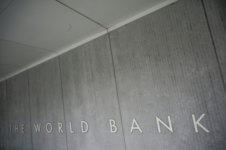 شعار البنك العالمي على أحد جدرانه في واشنطن في 17 كانون الثاني/يناير 2019