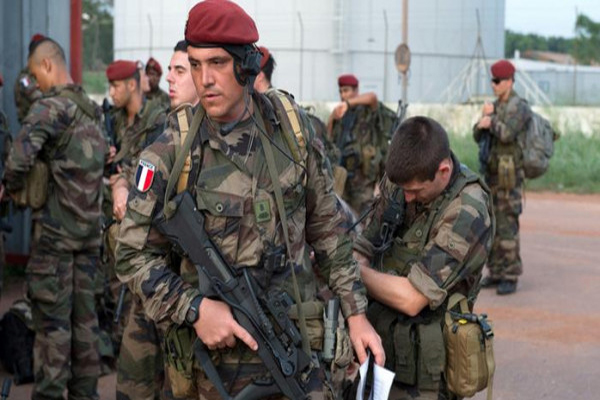 عناصر من الجيش الفرنسي
