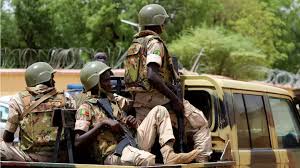 مقتل 20 عسكرياً على الأقل في هجوم نسب لجهاديين في مالي