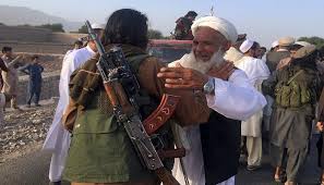 الحكومة الأفغانية تعلن الإفراج عن مئة سجين من طالبان