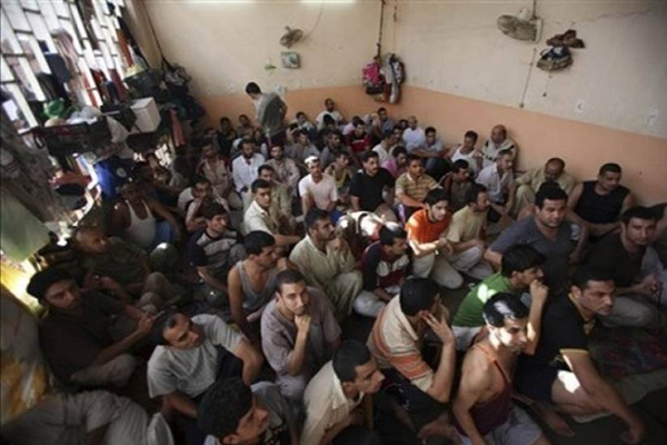 معتقلون في أحد السجون العراقية