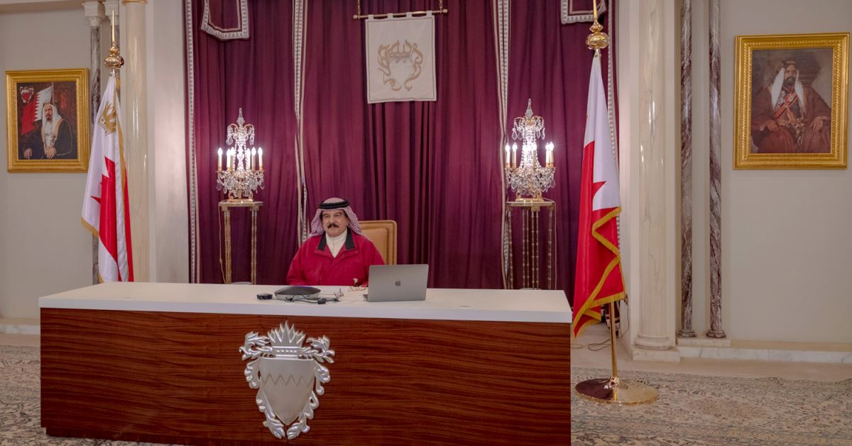 ملك البحرين يوجه كلمة إلى الطلبة والطالبات في ظل جائحة فيروس كورونا