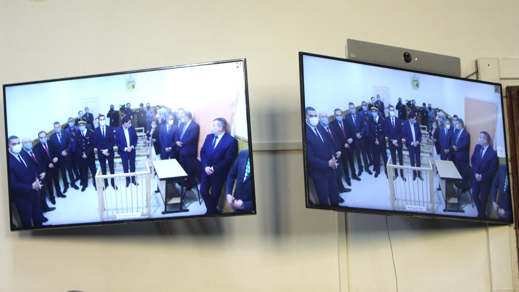 وزير العدل التونسية خلال اشرافها على عملية محاكاة لجلسة قضائية عن بعد