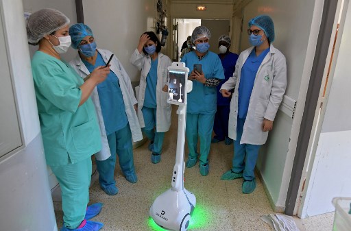 مستشفى تونسي يستعمل روبوت للتواصل مع المرضى