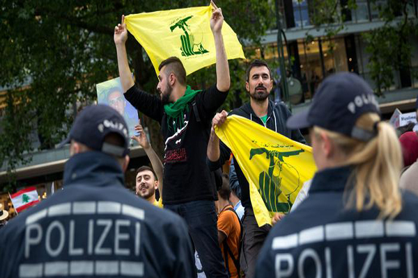 متظاهرون موالون لحزب الله في ألمانيا
