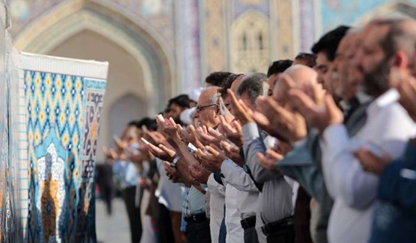إيران تسمح بصلوات الجمعة للمرة الأولى منذ نحو شهرين