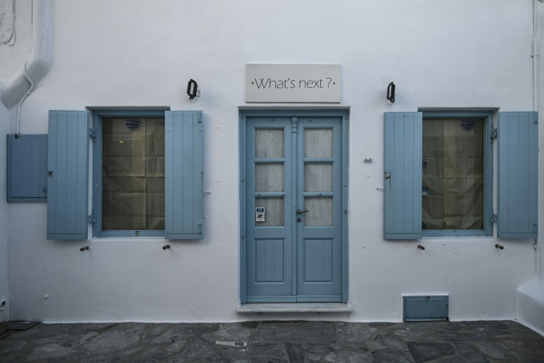 صورة لمتجر مغلق في جزيرة ميكونوس اليونانية، 13 أيار/مايو 2020