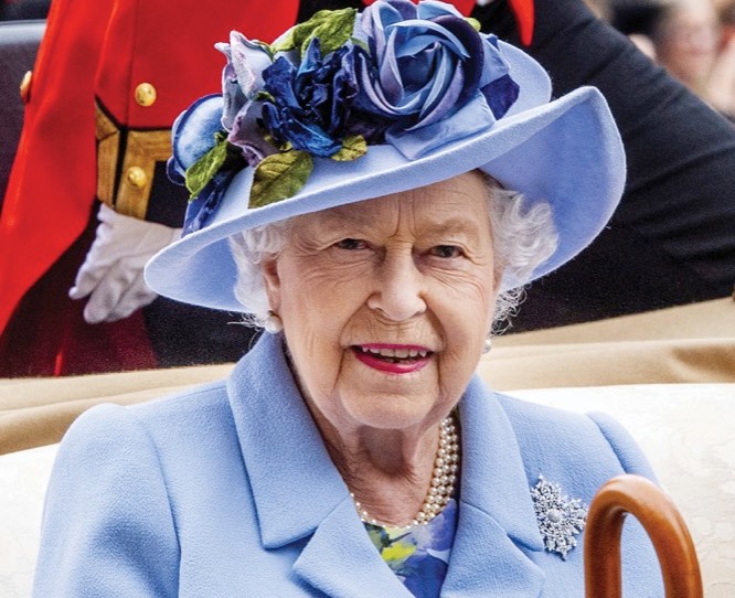 اليزابيث الثانية ملكة بريطانيا 