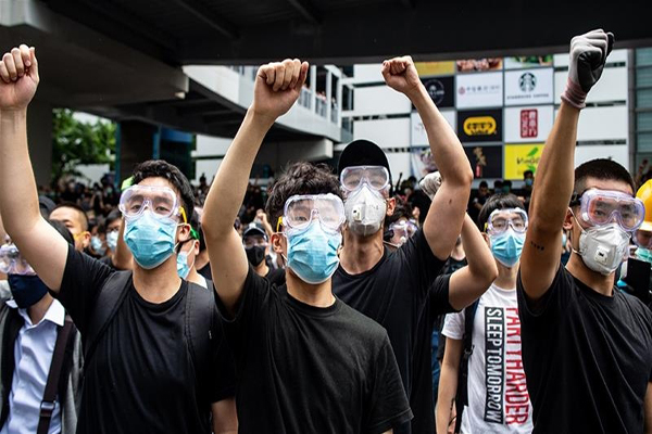  من احتجاجات هونغ كونغ على قانون تسليم المطلوبين (أ ف ب)