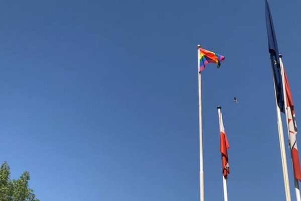 رفع علم المثليين على مبنى بعثة الاتحاد الاوروبي في بغداد