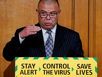 البروفيسور فان تام المستشار العلمي للحكومة البريطانية (أ ف ب)