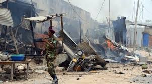 مقتل 10 أشخاص بانفجار حافلة صغيرة في الصومال
