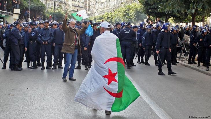 حزب بوتفليقة في الجزائر ينتخب أمينا عاما جديدا