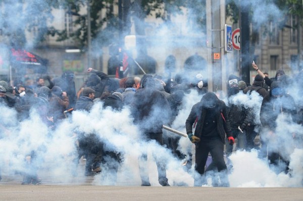 اعتقالات في باريس بعد تظاهرات ضد عنف الشرطة