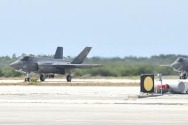 السجن لثلاثة صينيين في الولايات المتحدة لتصويرهم قاعدة عسكرية