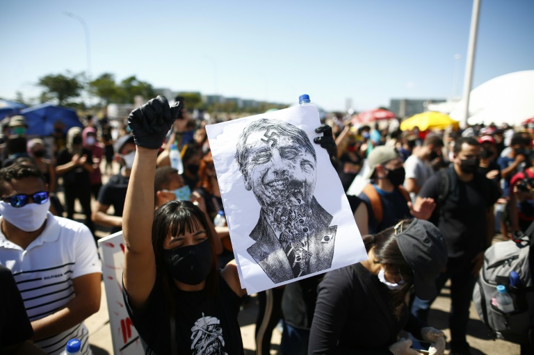 البرازيل تشهد تظاهرات مؤيدة لبولسونارو وأخرى معارضة له