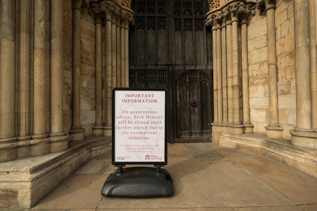 أبواب كاتدرائية يورك مغلقة أمام المؤمنين بسبب فيروس كورونا