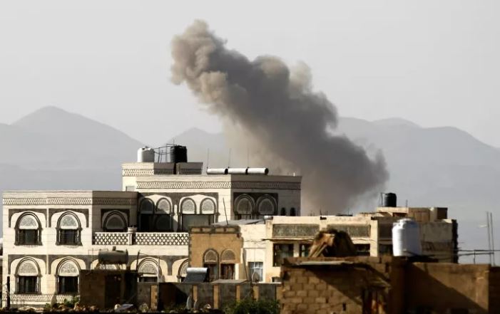 التحالف بقيادة السعودية في اليمن ينفي استهداف مدنيين بغارات