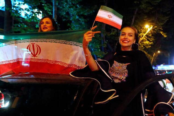 إيران تعتقل ناشطات نشرن صورهن بلا حجاب