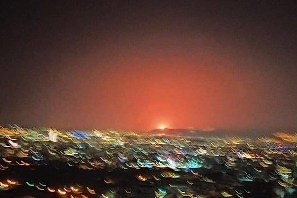 صورة تداولتها مواقع التواصل للاجتماعي للضوء الذي صاحب الانفجار في طهران
