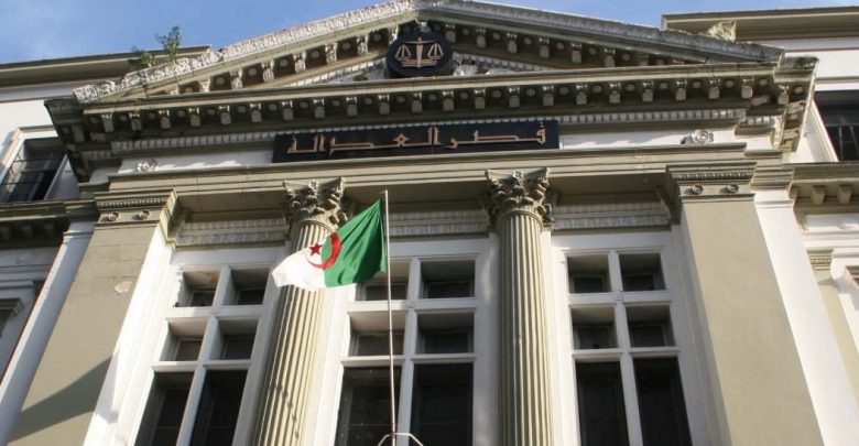 الجزائر: أحكام قاسية على رجل أعمال ومسؤولين سابقين في قضية فساد