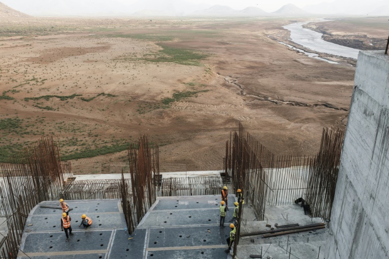 صورة من الارشيف تظهر أعمال البناء في سد النهضة في إثيوبيا